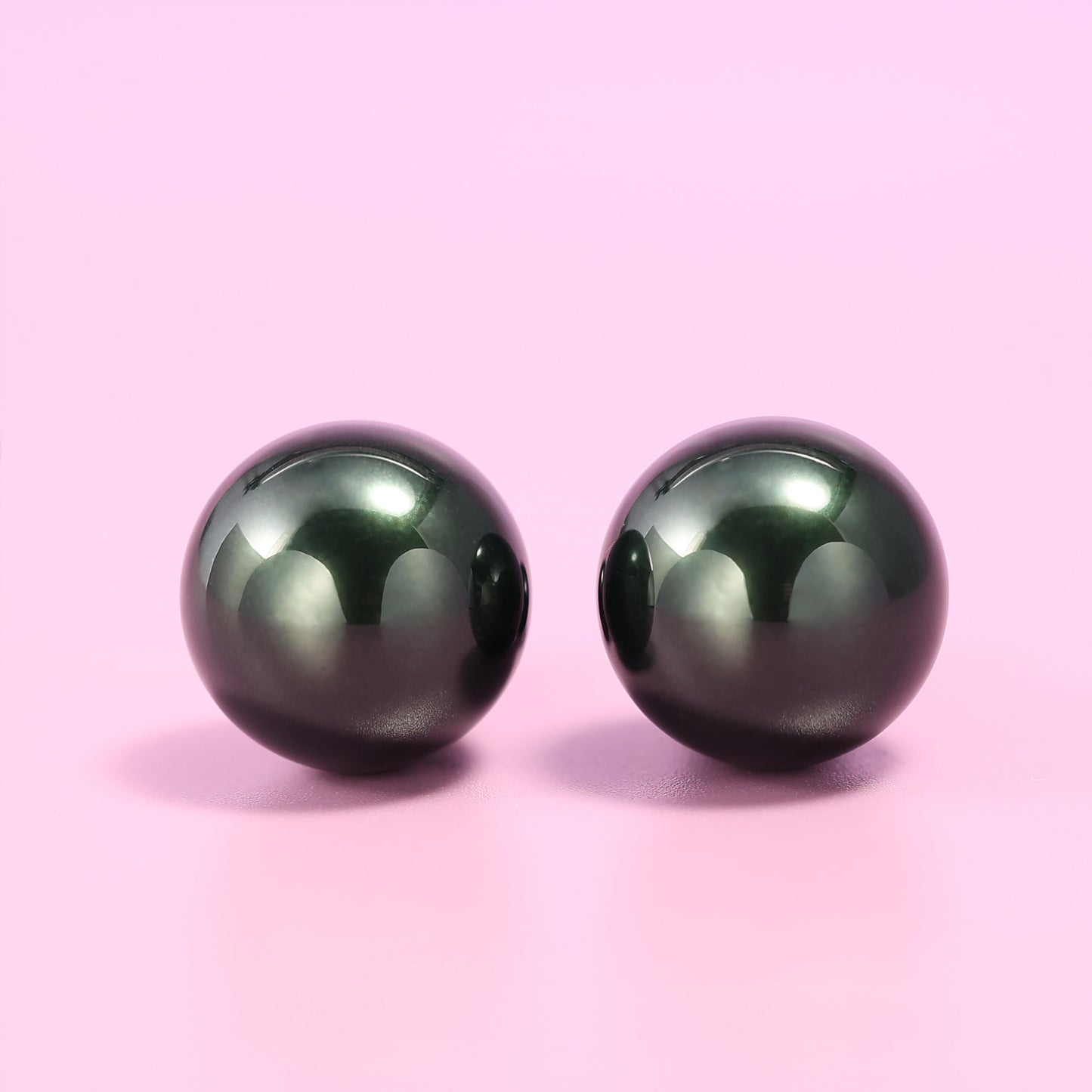 Promotional design Dark grey Shell pearl big and small ear studs, sterling silver.