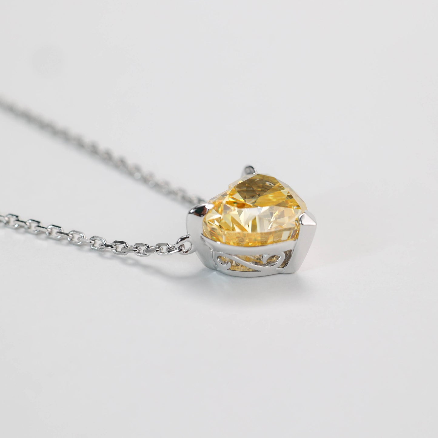 Promotion design:Vivid yellow diamond color heart shape necklace