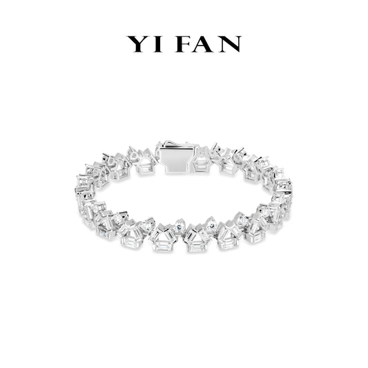 Starry Wonder Collection: Modern "Emerald-cut Stellar Sparkle" detailed Tennis Bracelet
