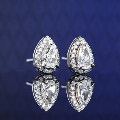 Welfare exclusive Summer Vibes collection: "Icy Pear-cut" detailed Ear studs (3 carat each)