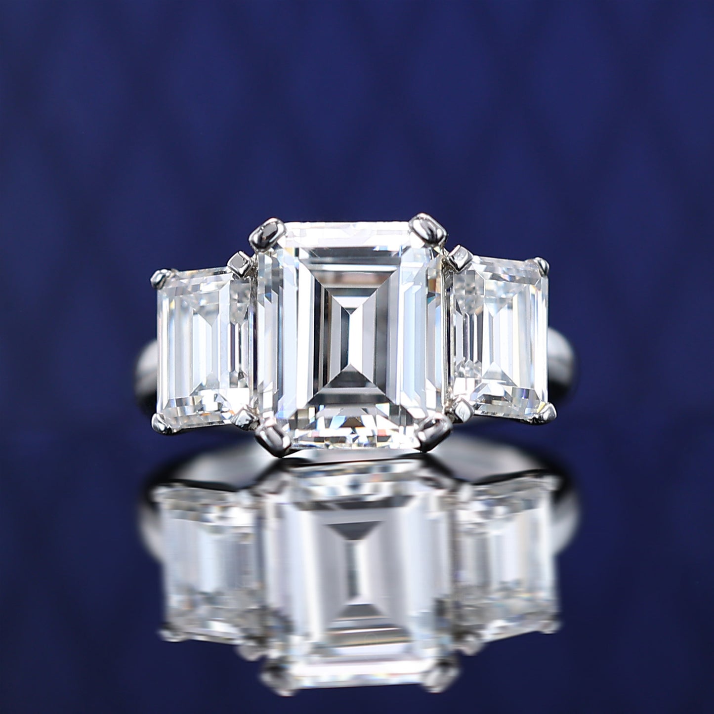 Wedding collection: Emerald-cut "Fantastic 3" Ring