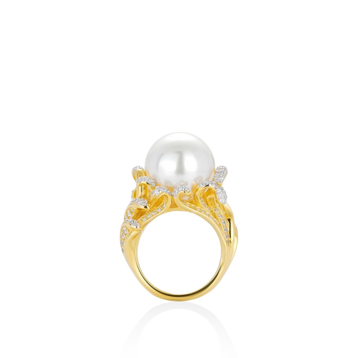 Pre-order High Jewelry collection: The White Pearl and Gold Vine Ring