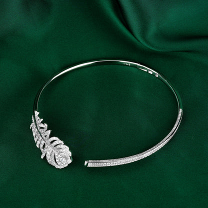 High Jewelry collection: Luxury “White Feather” detailed Collar Necklace