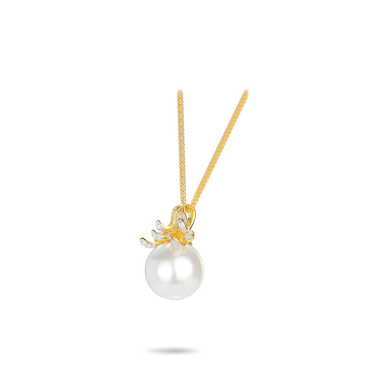 Pre-order High Jewelry collection: The White Pearl and Gold Vine Necklace