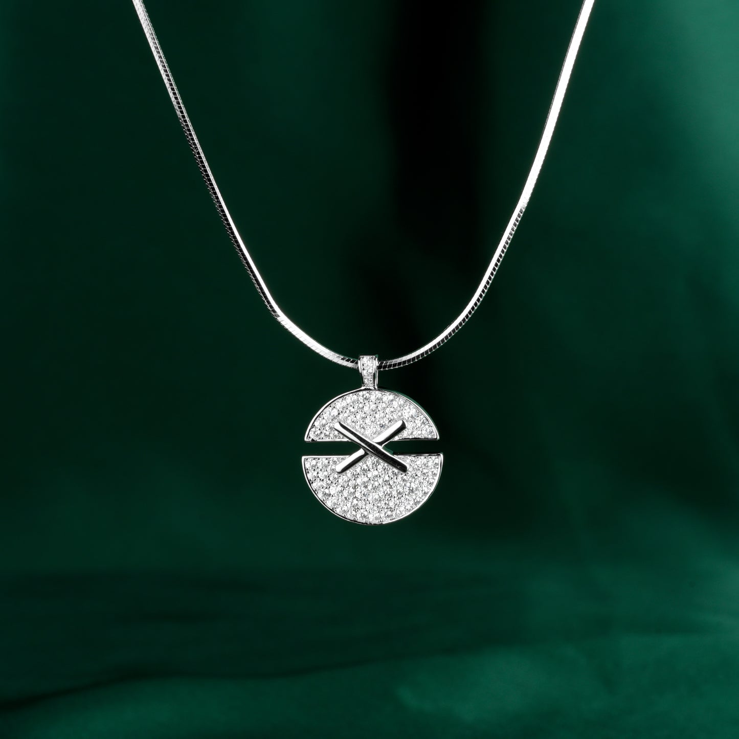 Welfare exclusive Summer Vibes collection: Modern "X Disc" delicate Pendant Necklace