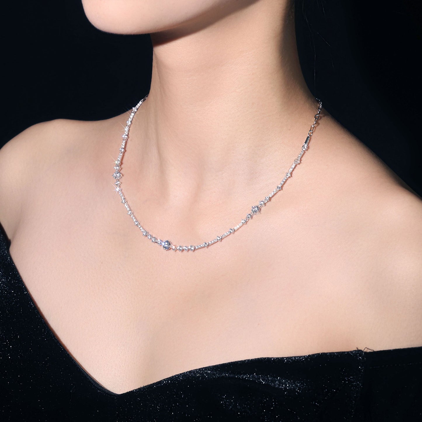 Stellar Sparkle Collection: Modern “Stardust Glimmer” exquisite Necklace