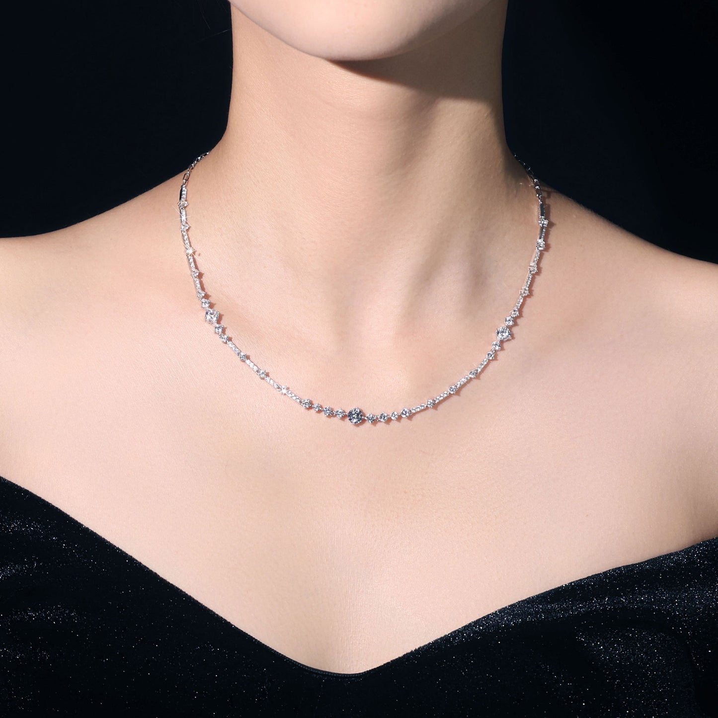 Stellar Sparkle Collection: Modern “Stardust Glimmer” exquisite Necklace