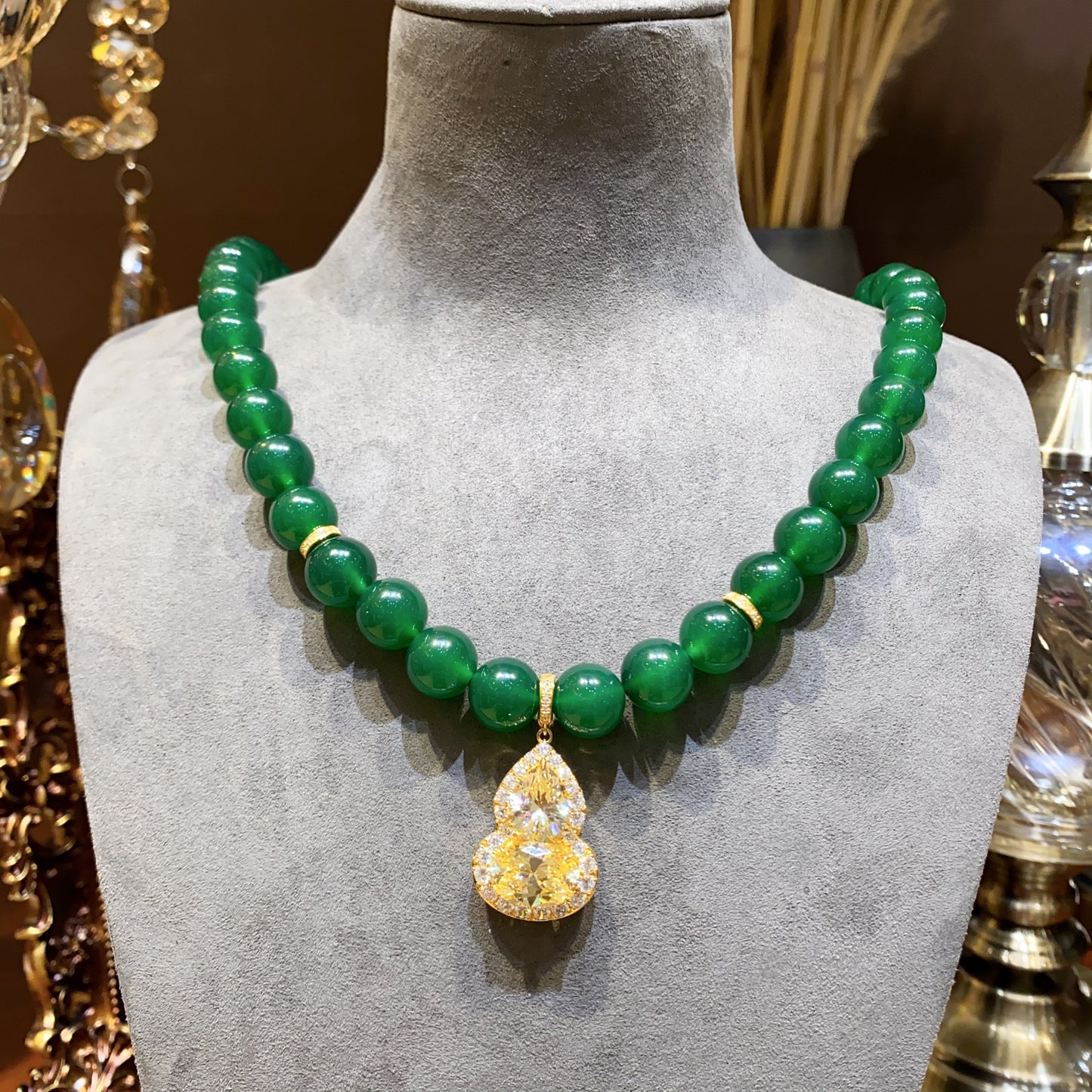 Limited edition Multi-purpose: Luxury "Hulu" with Green chalcedony necklace and bracelet