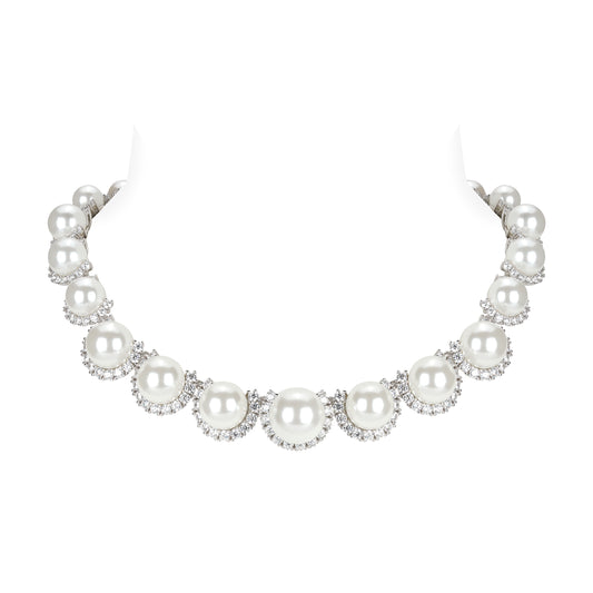 High Jewelry collection：Gradient White Pearls Evening Necklace