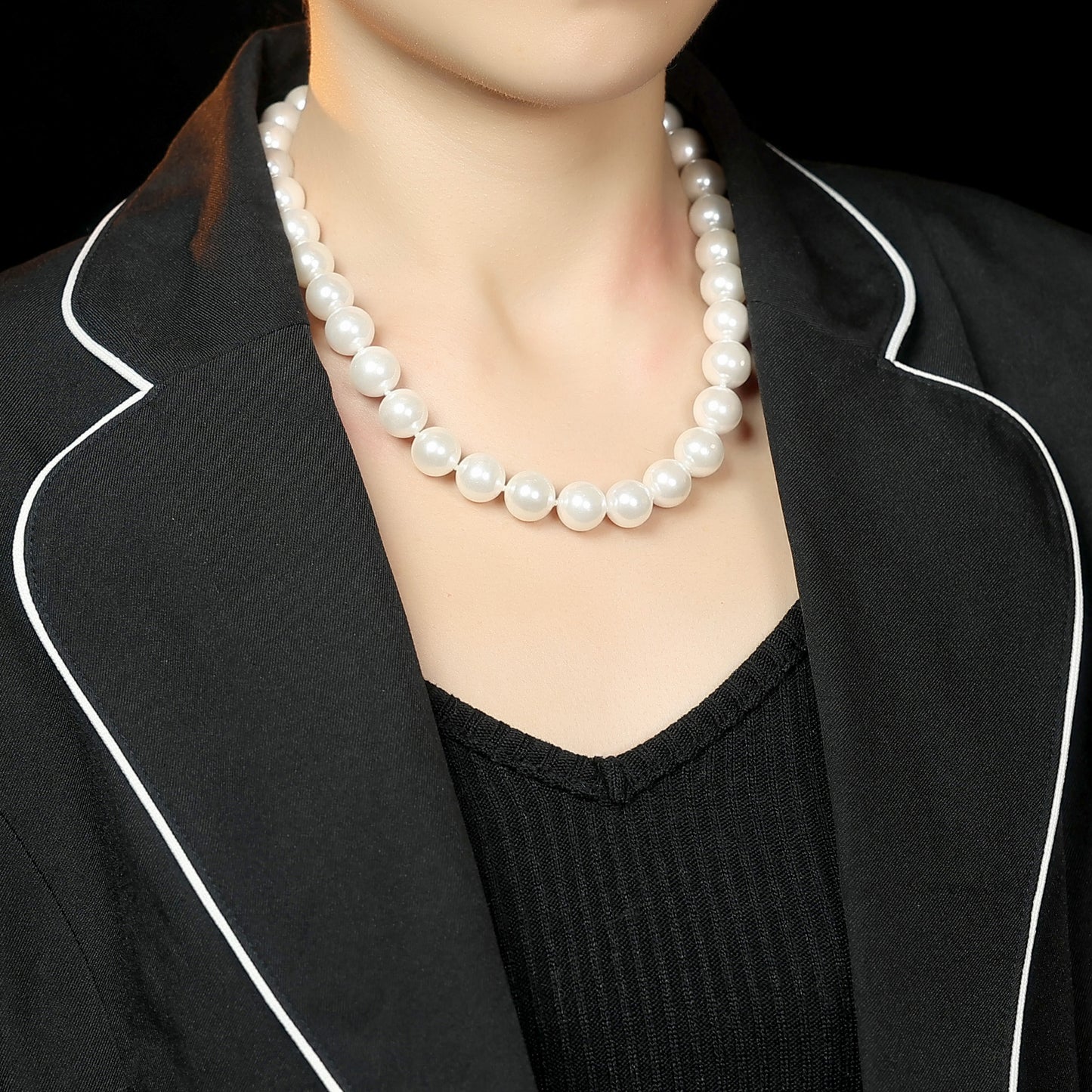 Classic White Shell pearl necklace，sterling silver