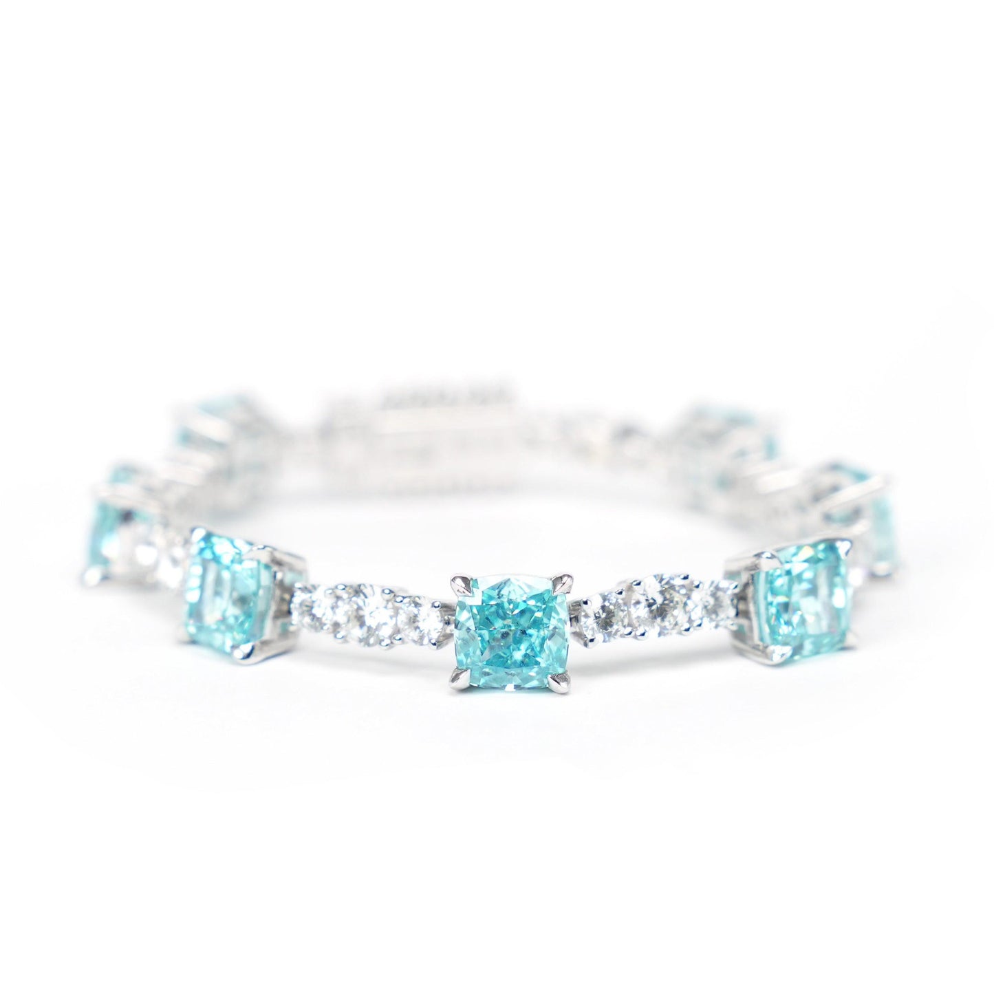 Micro-Fassung Aquamarine Color Lab erstellte Steine ​​Die Stadt des Himmels Armband, Sterlingsilber.