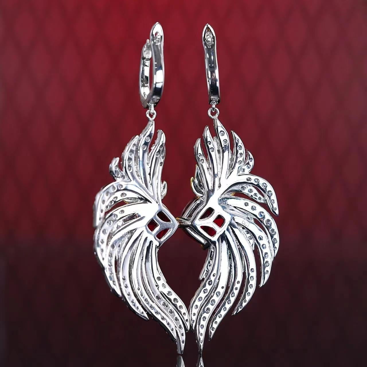 Boucles d'oreilles grue à couronne rouge avec pierres créées par le laboratoire couleur rubis micro-serti, argent sterling 