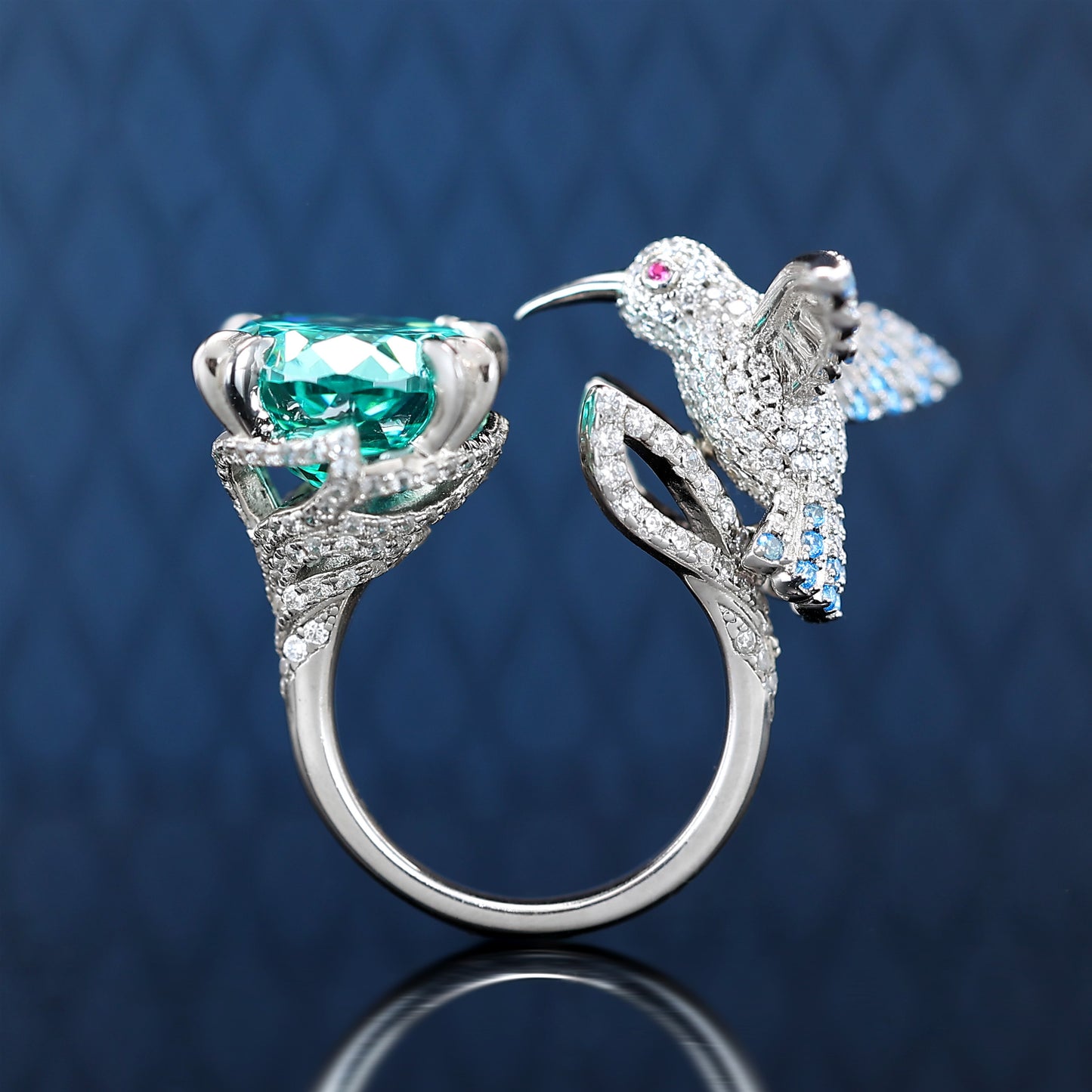 Kolibri-Ring mit Mikrofassung, Paraiba-Farblabor, erstellte Steine, detaillierter Kolibri, Sterlingsilber