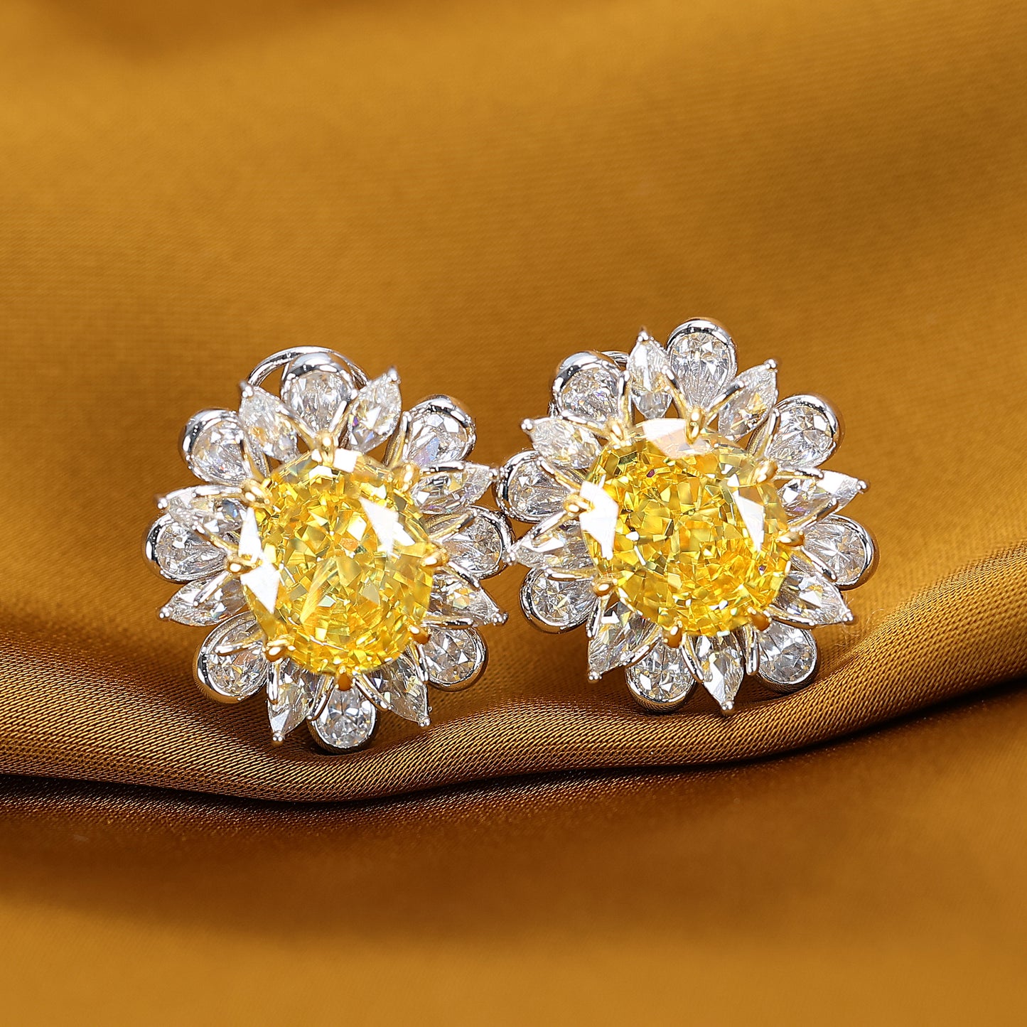 Micro-serti Ovale couleur diamant jaune vif Pierres créées par le laboratoire fantaisie Tournesol serti. bague et boucles d'oreilles, argent sterling