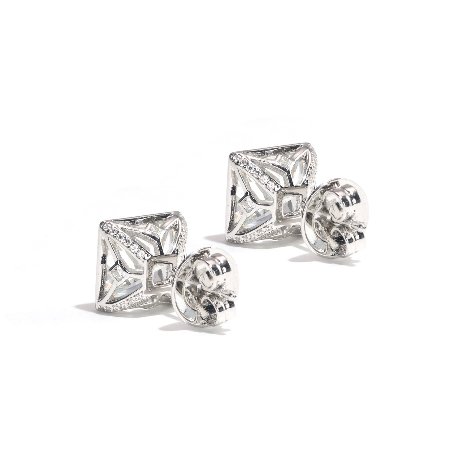 Boucles d'oreilles détaillées en pierres créées par le laboratoire, couleur diamant clair, micro-serti, argent sterling