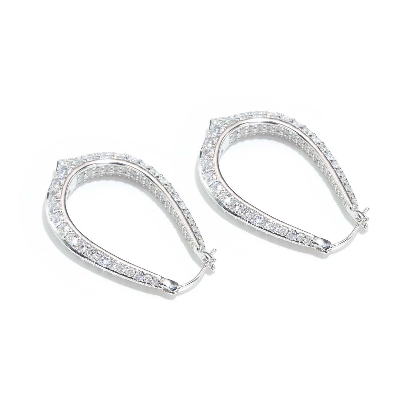 Édition limitée Micro-serti Couleur diamant clair Pierres créées par le laboratoire Boucles d'oreilles entièrement cloutées, argent sterling