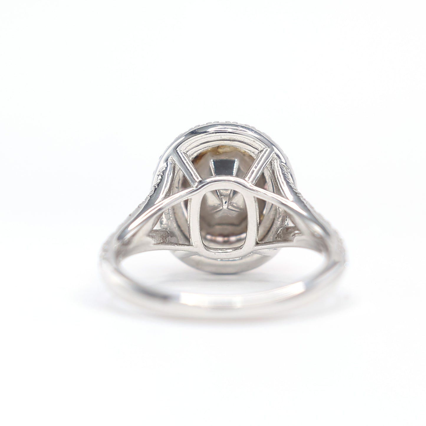 Ring in Tauben-Ei-Form mit rosafarbenen Diamanten in Mikrofassung, Sterlingsilber