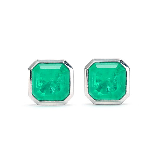 Micro-serti Forme carrée Couleur émeraude Pierres créées par le laboratoire Boucles d'oreilles classiques, argent sterling.