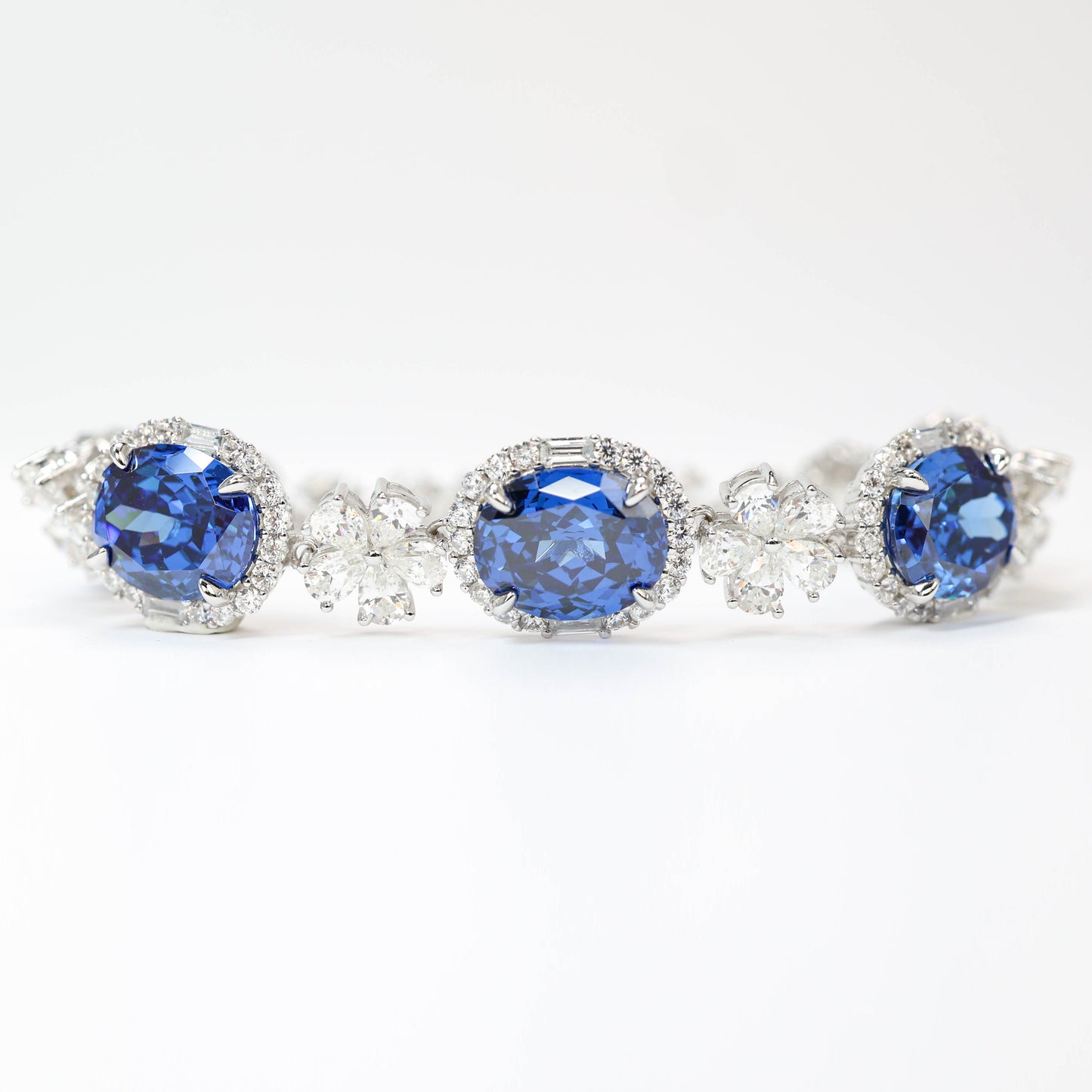 Sapphire color Oval shape fully studded fancy bracelet