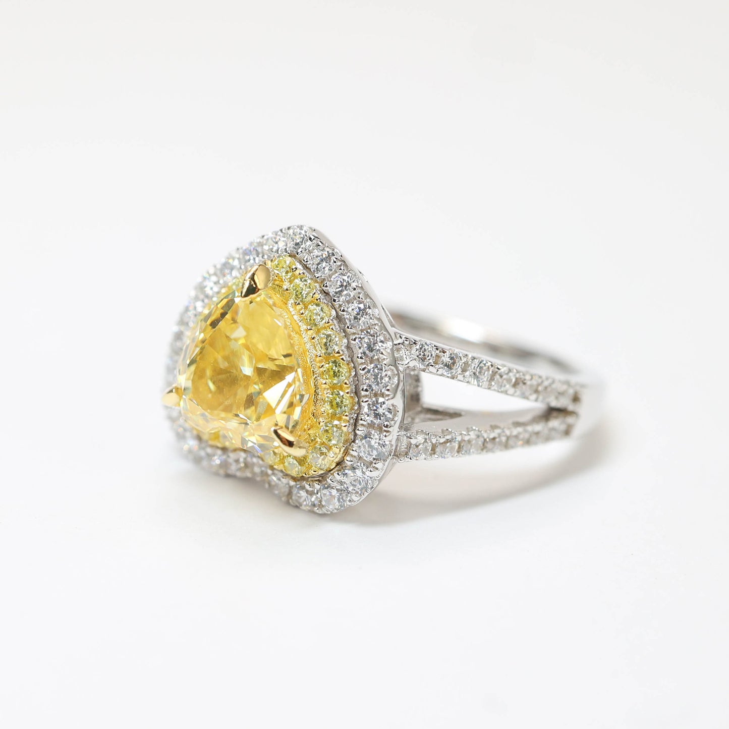 Promotion design：Micro-setting Yellow diamond color Lab created stones Heart shape ring