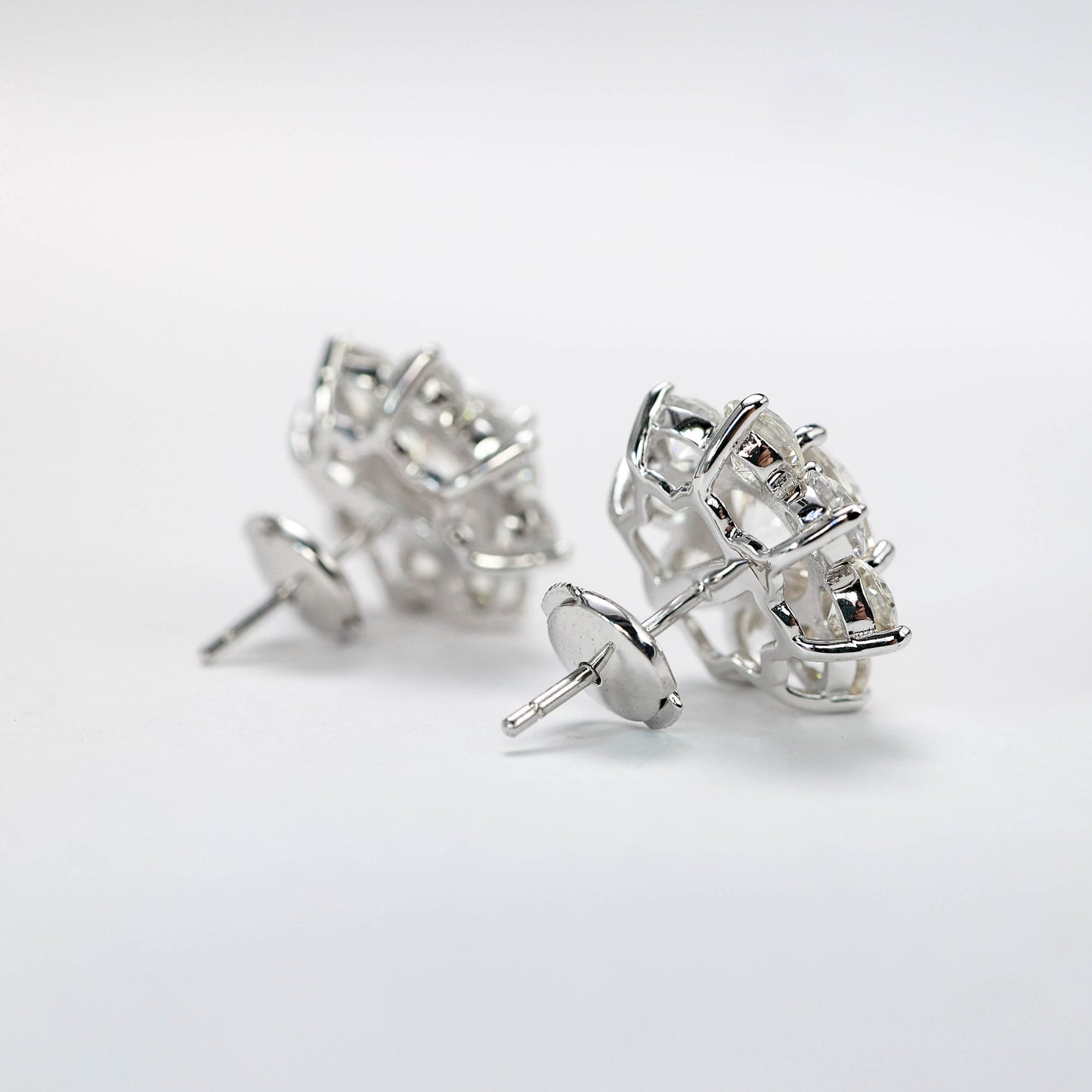 Pierres de création rondes taillées en brillant micro-serties Boucles d'oreilles Tournesol, argent sterling.