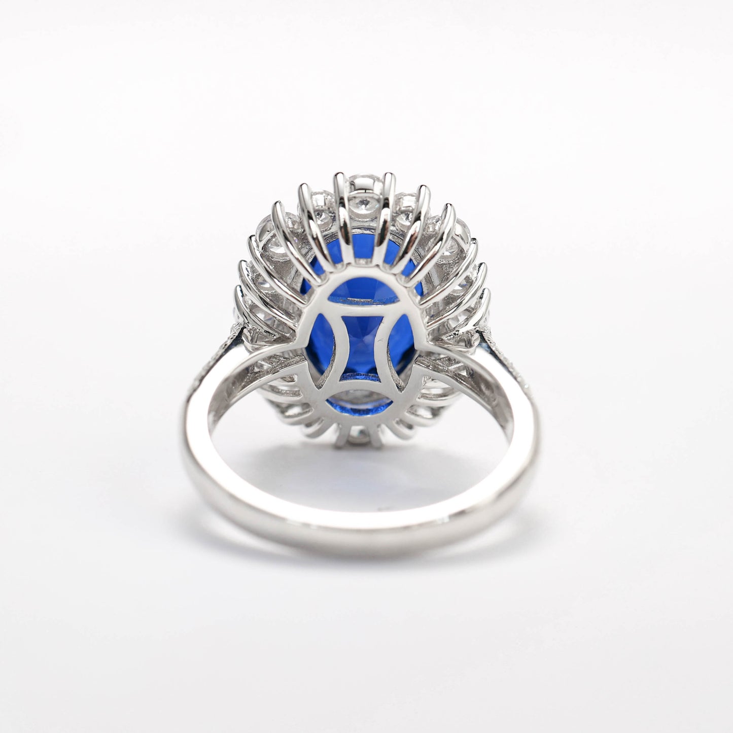 Micro-Fassung Sapphire Color Lab erstellte Steine ​​Diana-Ring, Sterlingsilber