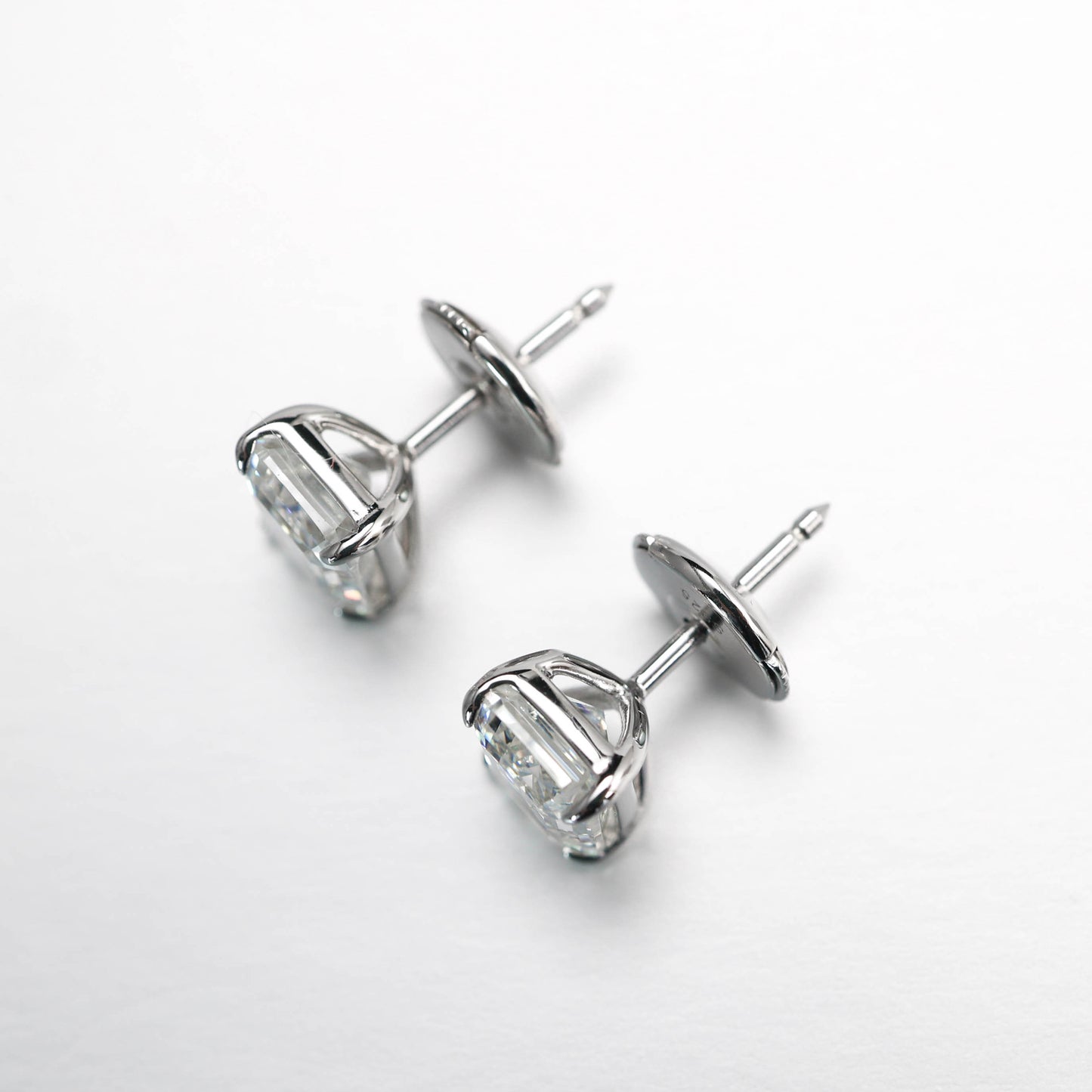 Clous d'oreilles rectangulaires taille émeraude en laboratoire micro-sertis, argent sterling