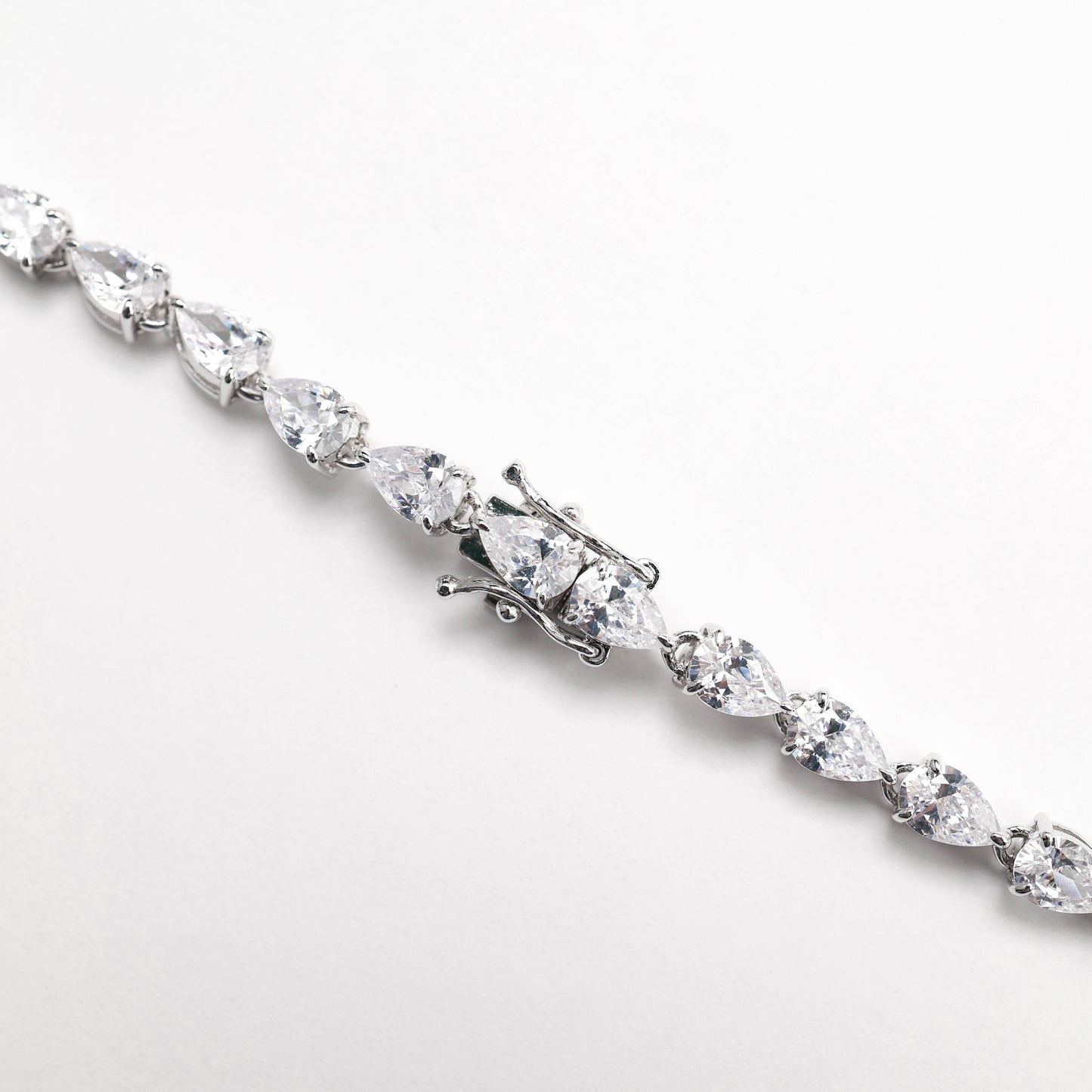 Micro-setting Yellow and clear diamond color Lab created stones detailed classic waterdrop necklace, sterling silver