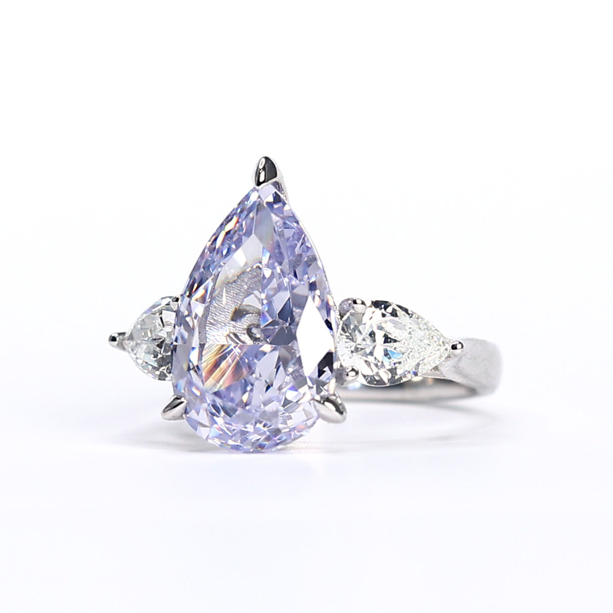 Bague goutte d'eau couleur Lavande micro-sertie, argent sterling. (12,9 carats)