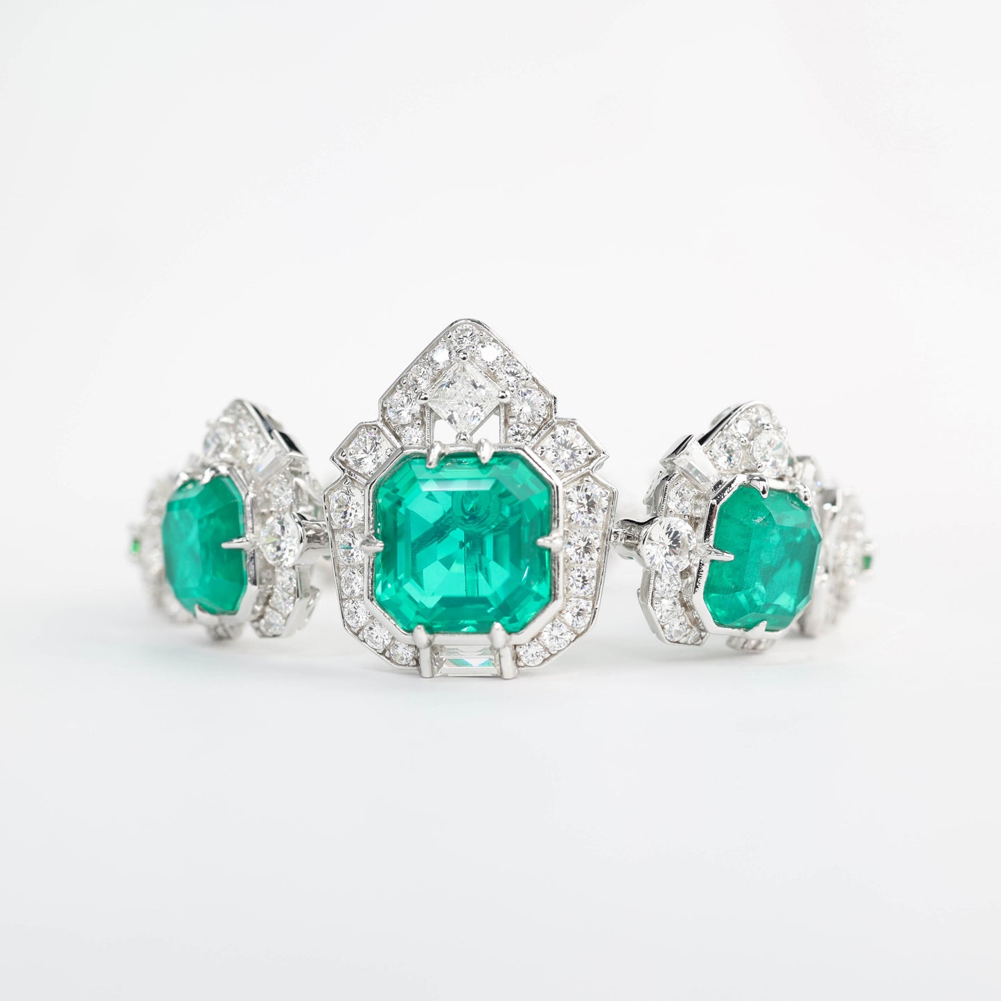 Micro-setting Emerald color fully studded fancy bracelet