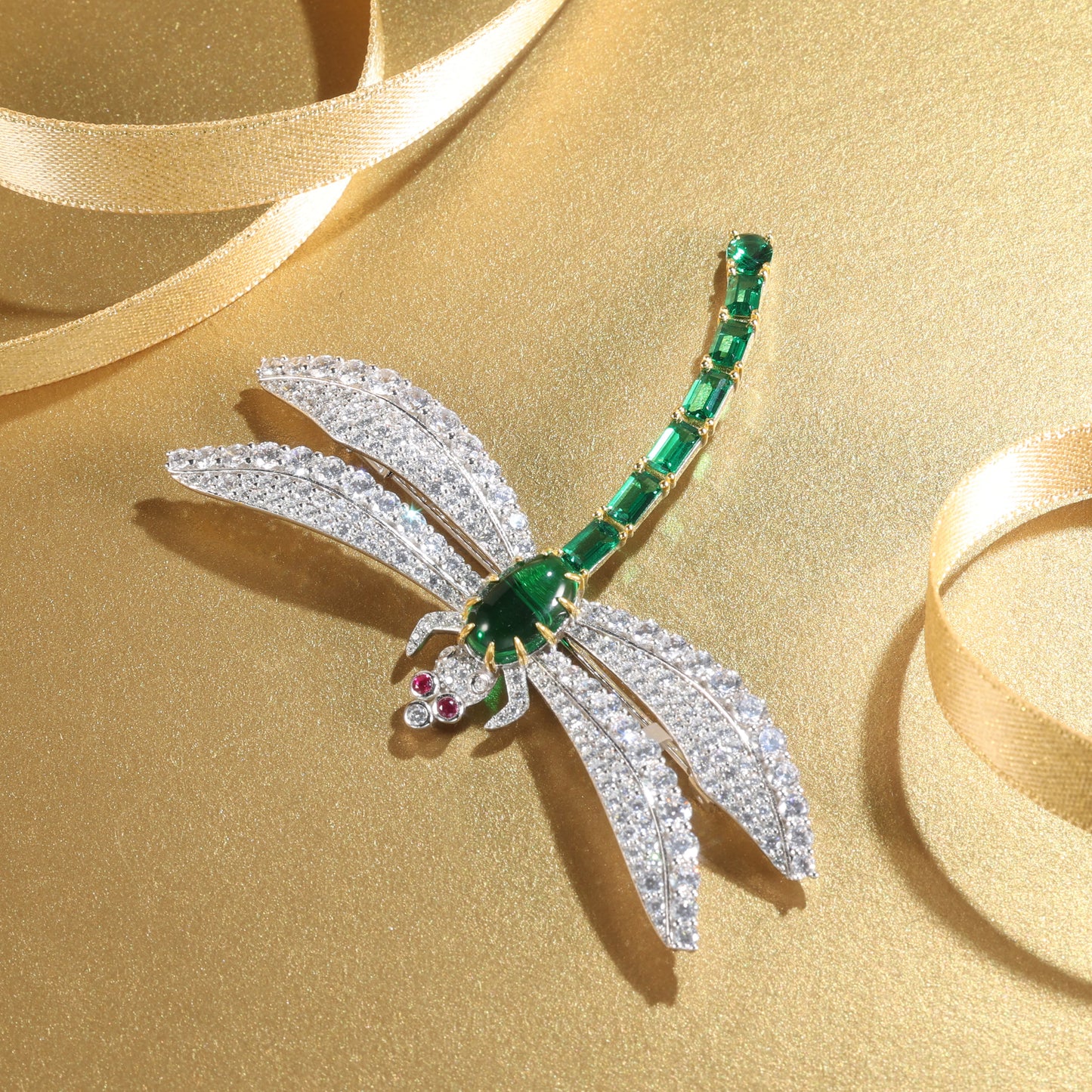 Customized only 1 piece Micro-setting Emerald color Lab created stones cabochon cut artistic dragonfly brooch, sterling silver