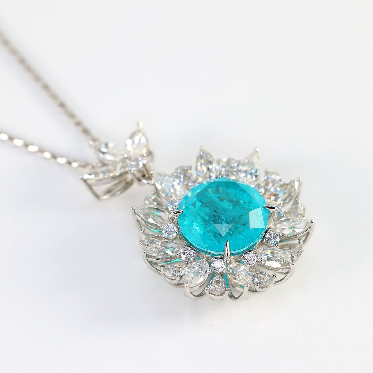 Collier Tournesol couleur Paraiba micro-serti, argent massif.(13 carats)