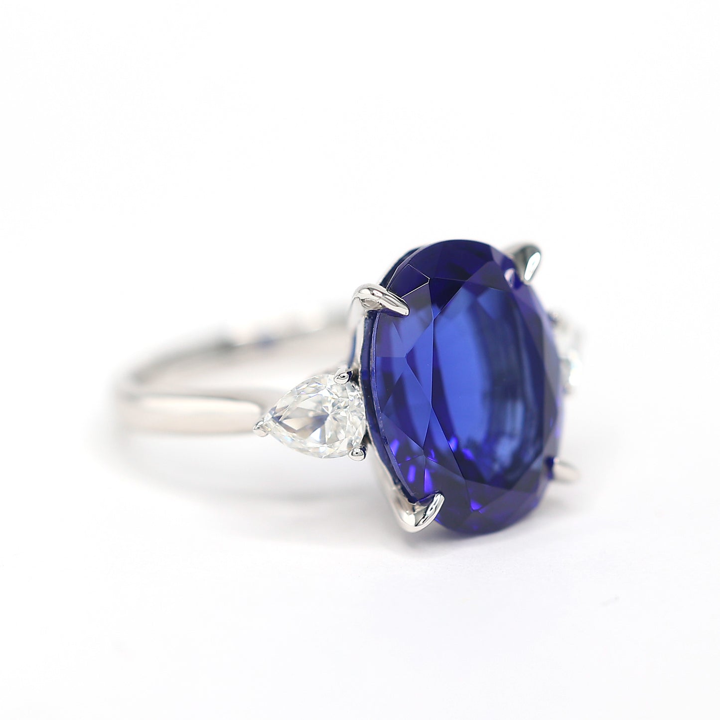 Promotion design Sapphire color pigeon egg shape ring, sterling silver. (10 carat)