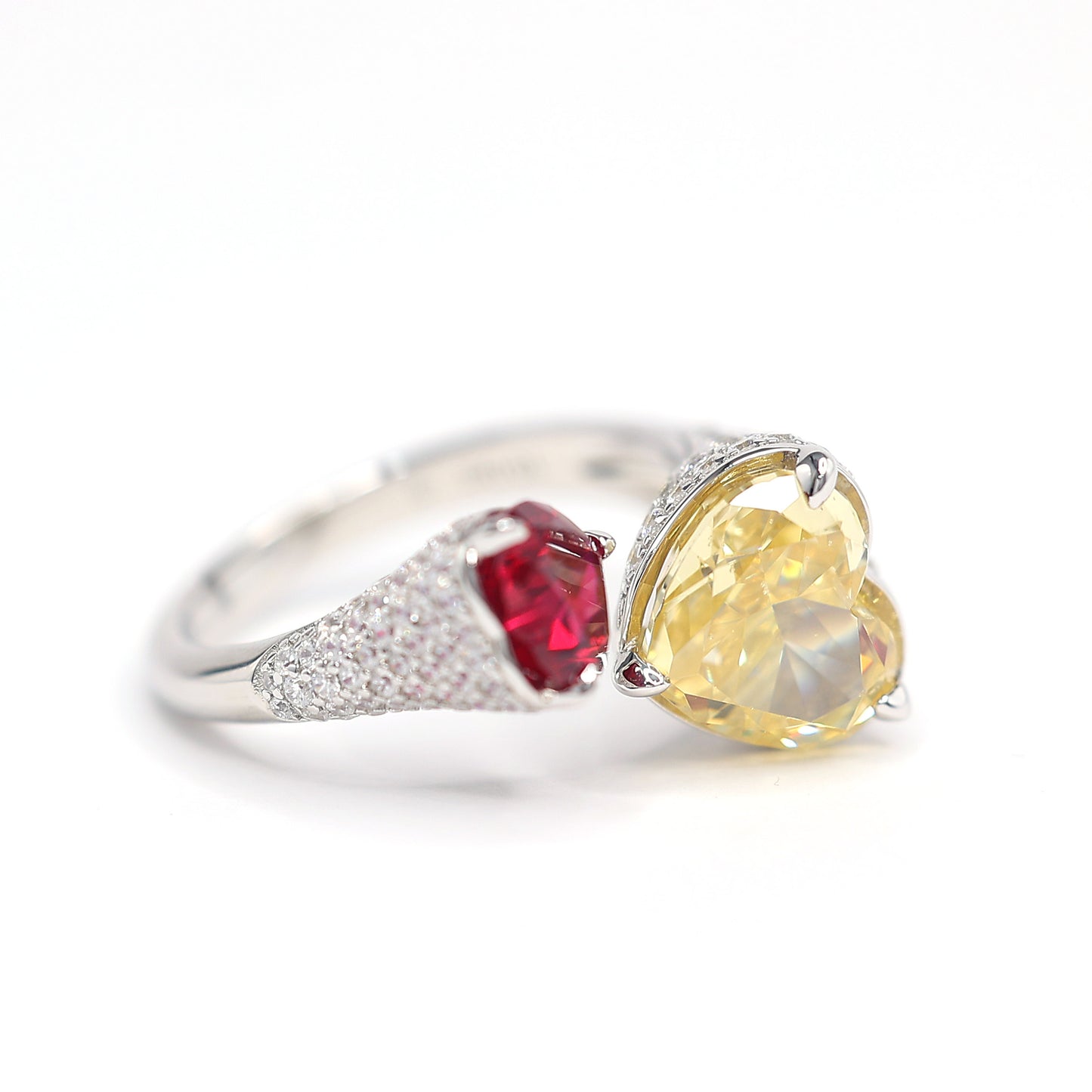 Im Mikrofassungslabor hergestellte Steine ​​Teleästhesiering, Sterlingsilber. US-Größe: 4-5-6-7-8-9-10