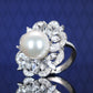 Im Mikrofassungslabor hergestellte Steine ​​White Shell Pearl Snow Queen Ring, Sterlingsilber