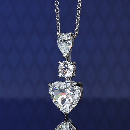 Collier larme et coeur en pierres créées par Micro-set Lab, argent sterling.