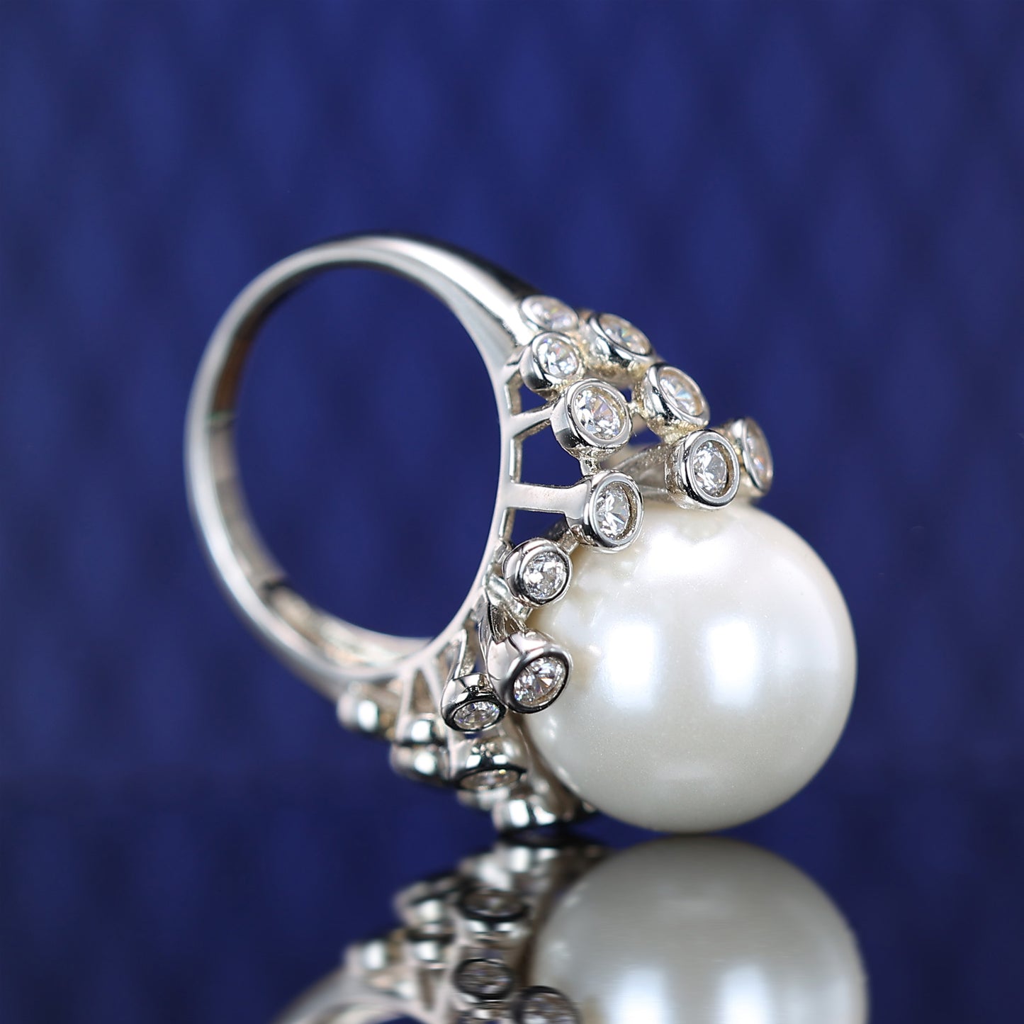 Micro-setting Lab created stones White Shell pearl Ring，sterling silver