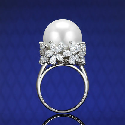 Micro-Fassung im Labor erstellte Steine ​​White Shell Pearl Fancy Flower Ring ， Sterlingsilber