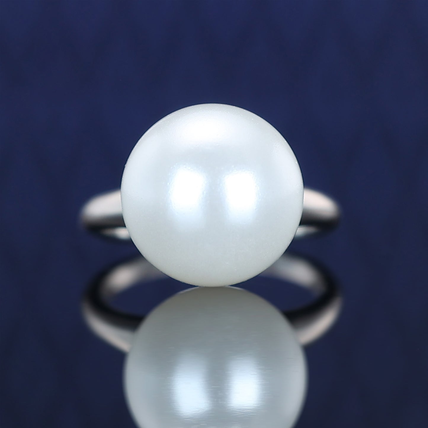 White Shell pearl classic ring, sterling silver