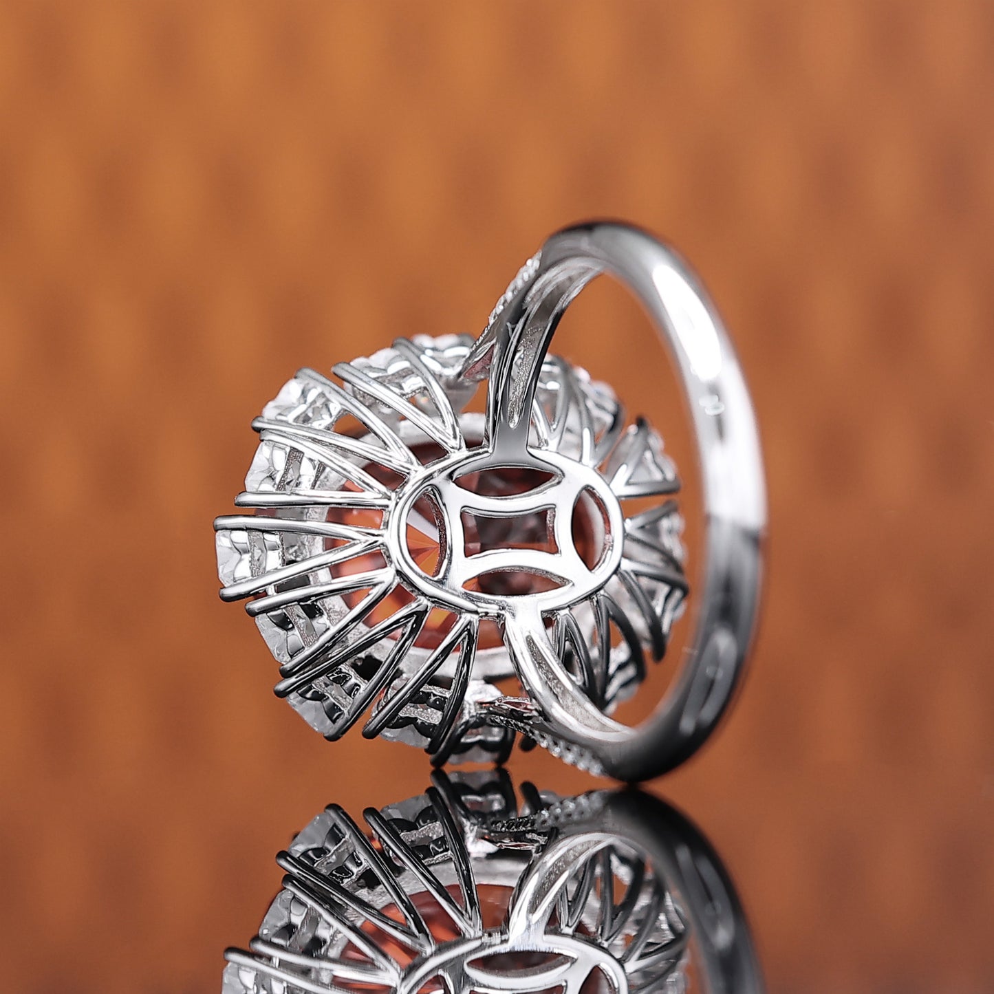 Micro-serti foncé Fanta couleur Lab a créé des pierres fantaisie Pigeon anneau d'oeuf, argent sterling. (15 carats)