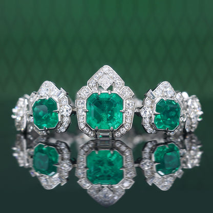 Bracelet fantaisie entièrement clouté couleur Emeraude micro-serti