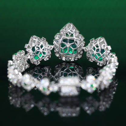 Bracelet fantaisie entièrement clouté couleur Emeraude micro-serti